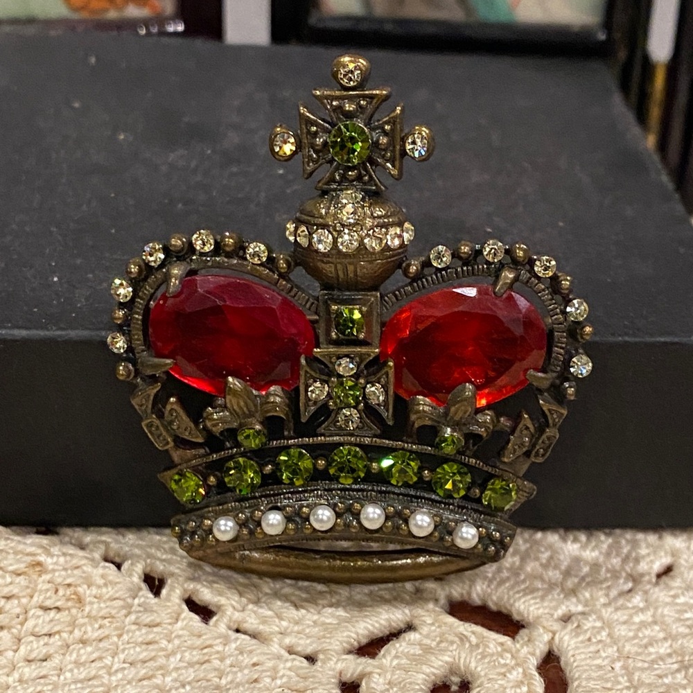 Vintage Unsigned Mazer 1949 CrownJewels Co Red,Clear andGreenCrystalsCrownBrooch